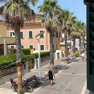 Bed & Parking Cecina , Marina di Cecina Italia